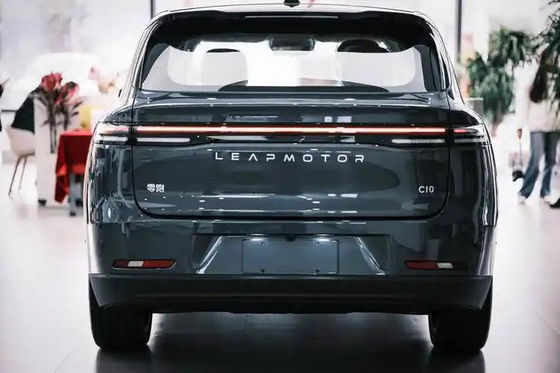 중형 크로스오버 리프모터 C10 회색 530 컴포트 에디션 전기형 SUV